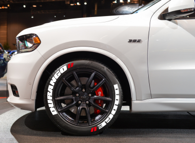 Dodge Durango + Logo Red, Set for 4 Tires (1518)