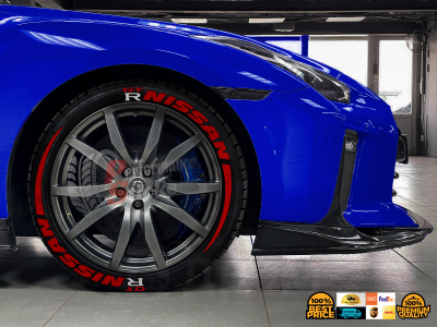 Nissan GT-R + Stripes Red, Set for 4 Tires (1396)